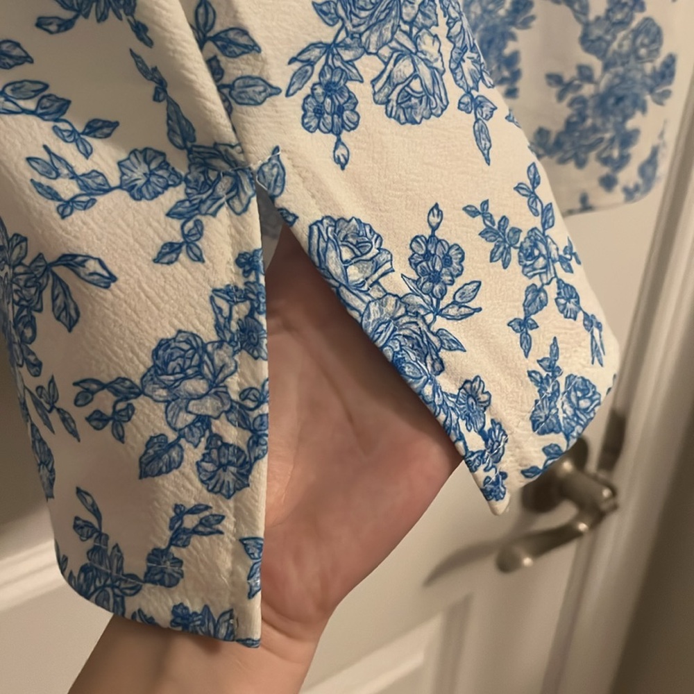 Blue and White Rose Floral Skirt 💖 - Picture 5 of 8